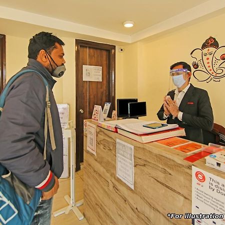 Oyo Hotel Apple Inn Surat Exterior photo